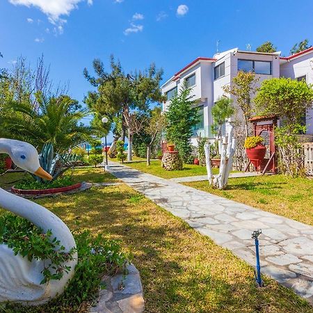 Galazia Akti Seaside Apartments Nikiti  Ngoại thất bức ảnh