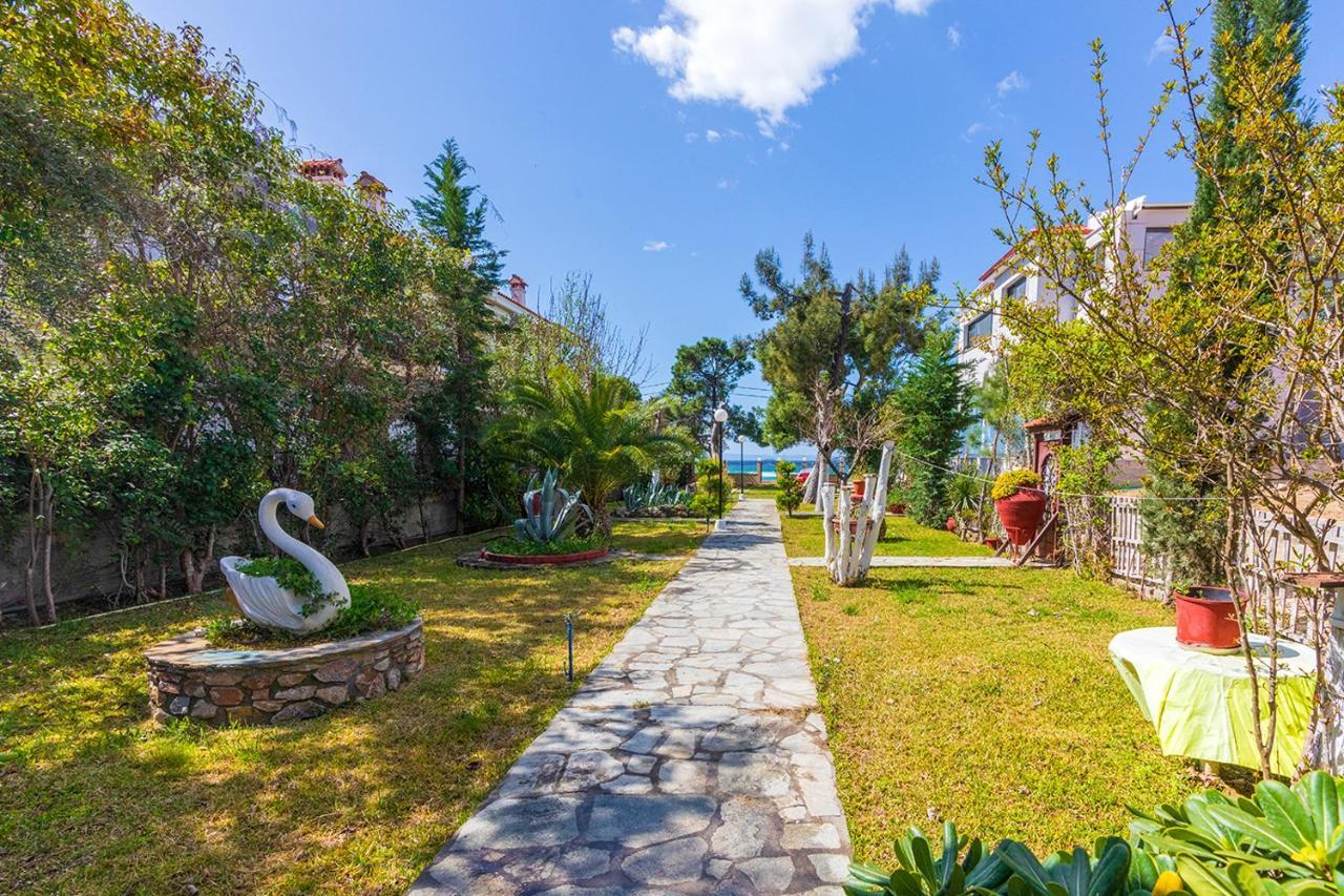Galazia Akti Seaside Apartments Nikiti  Ngoại thất bức ảnh