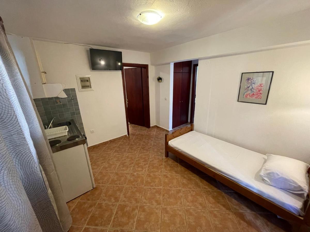 Galazia Akti Seaside Apartments Nikiti  Ngoại thất bức ảnh