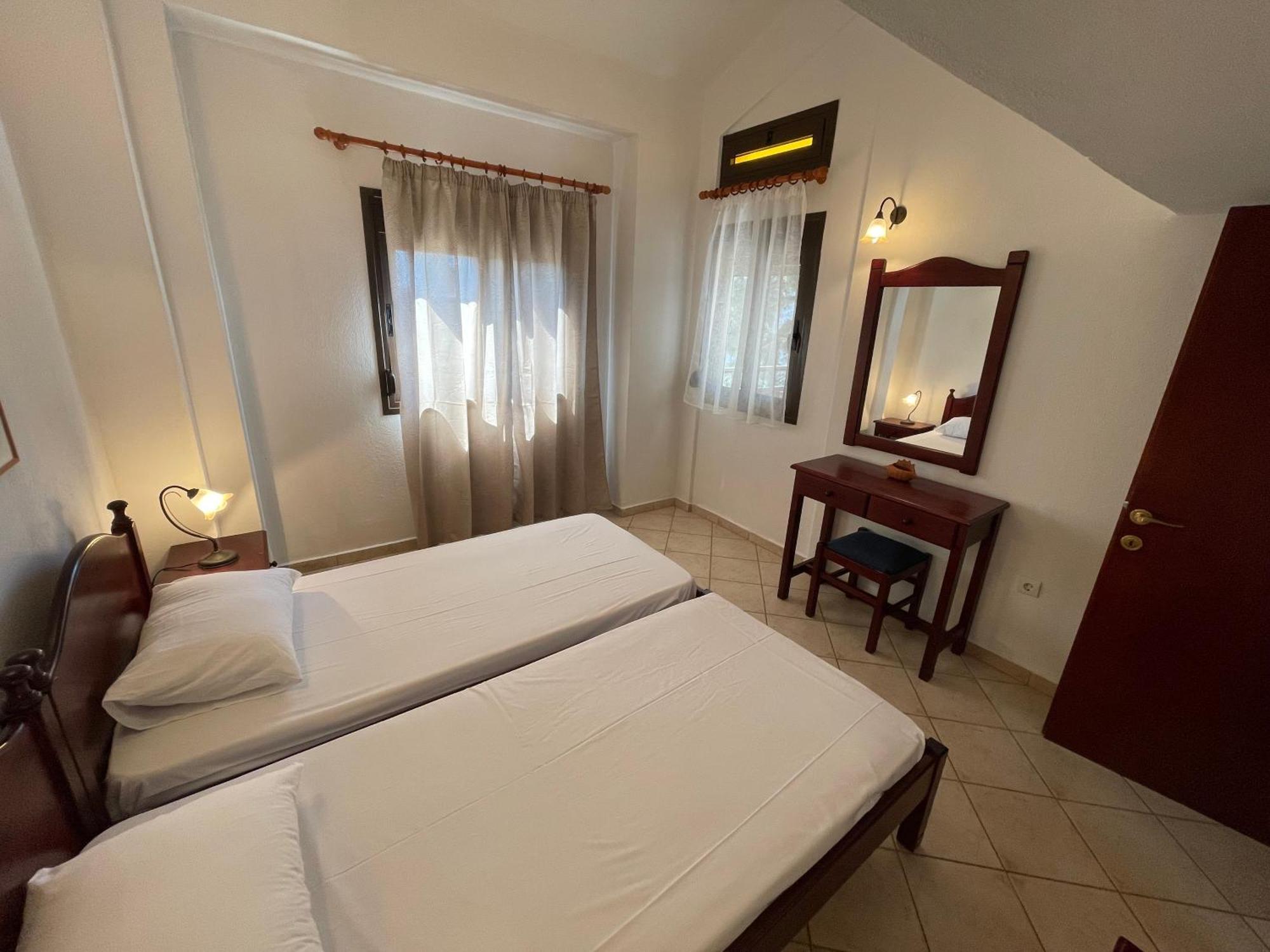 Galazia Akti Seaside Apartments Nikiti  Ngoại thất bức ảnh