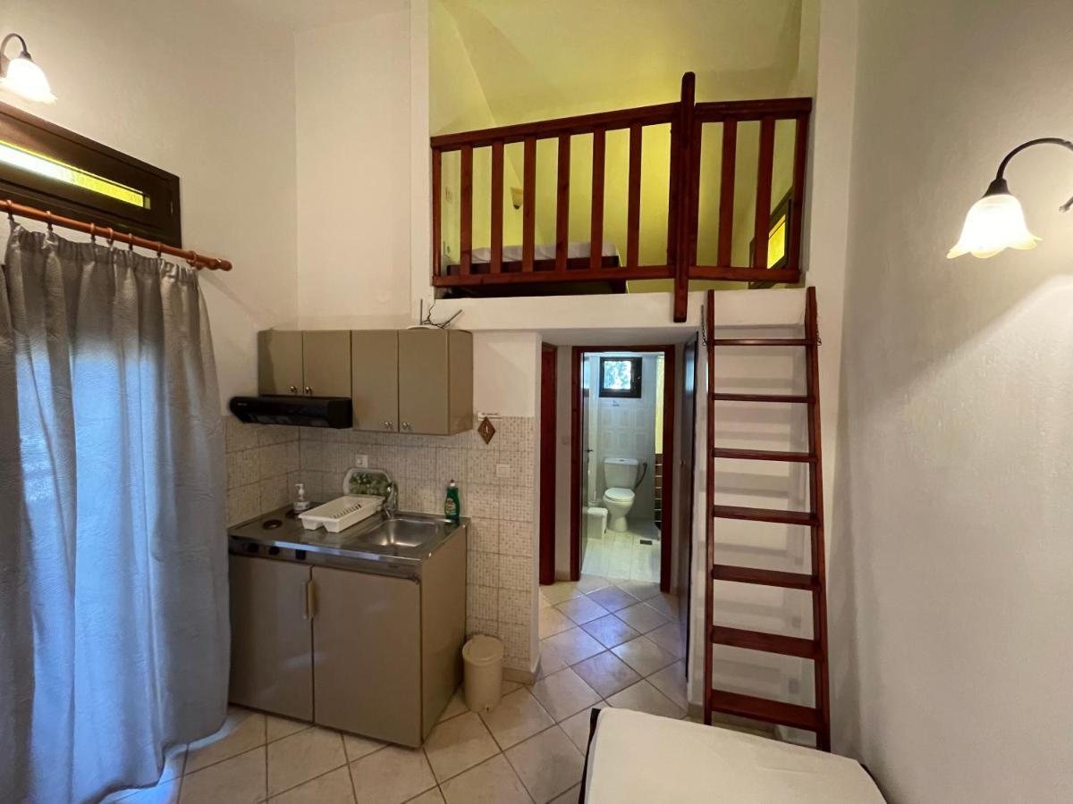 Galazia Akti Seaside Apartments Nikiti  Ngoại thất bức ảnh