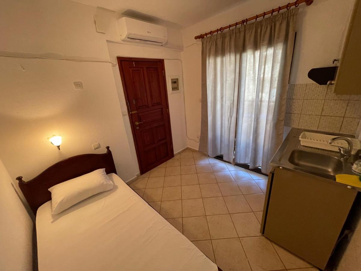 Galazia Akti Seaside Apartments Nikiti  Ngoại thất bức ảnh