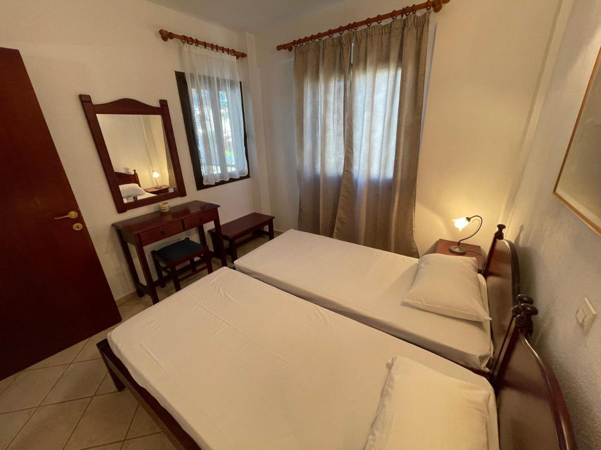 Galazia Akti Seaside Apartments Nikiti  Ngoại thất bức ảnh